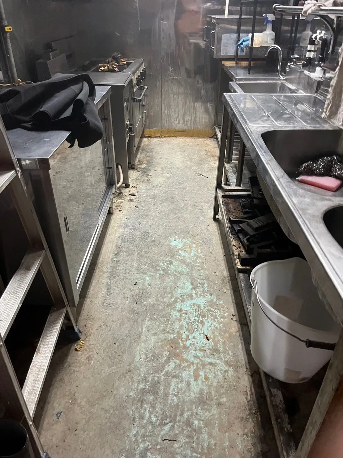 国際通り　飲食店厨房清掃　令和6年1月25日